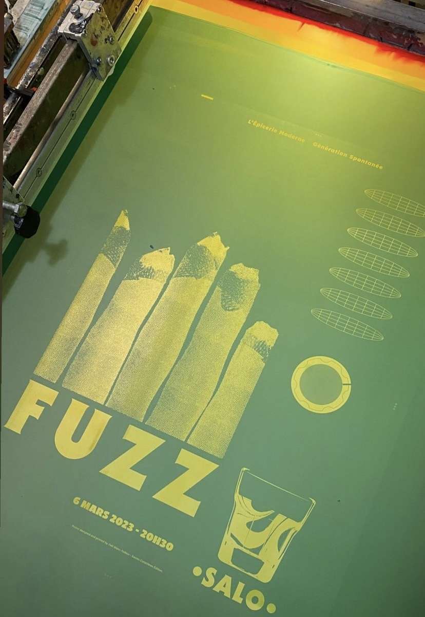 Impression de l'affiche sérigraphie de Fuzz par Sacrés Caractères